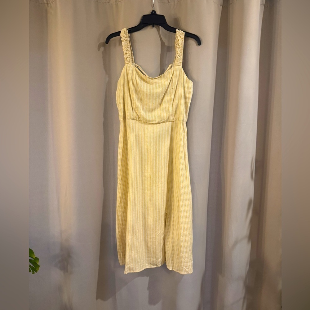 Women’s Lily Rose NWT Yellow Dress